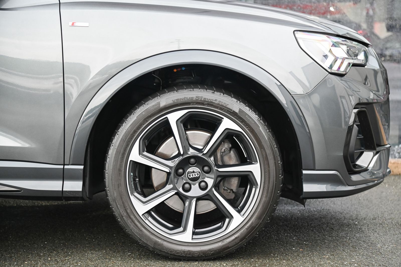 Audi Q3 40 TFSI quattro S line - Samsaru's Car Outlet