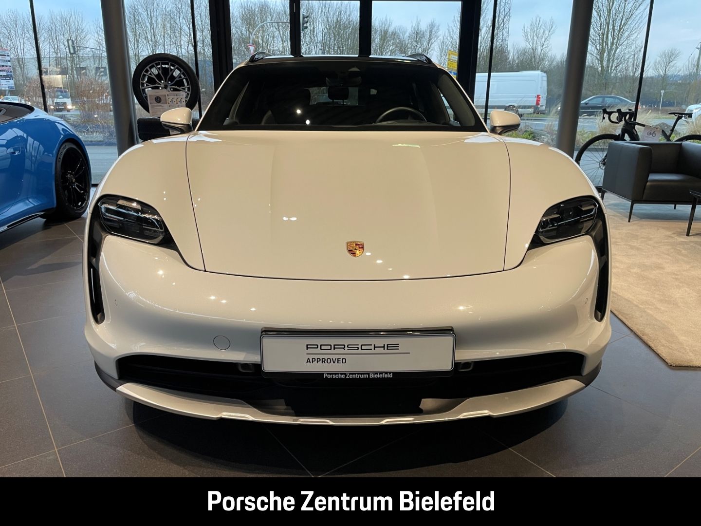 Porsche Taycan 4 Cross Turismo Panorama Surround-View