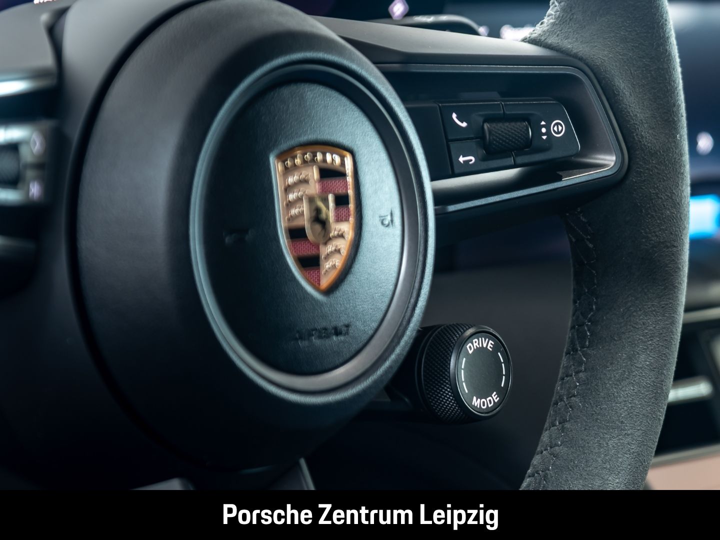 Porsche Taycan 4 SportDesign HD-Matrix ACC Pepita 21Zoll