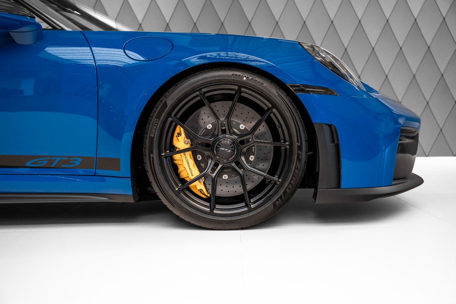 Porsche 992 GT3 - Samsaru's Car Outlet