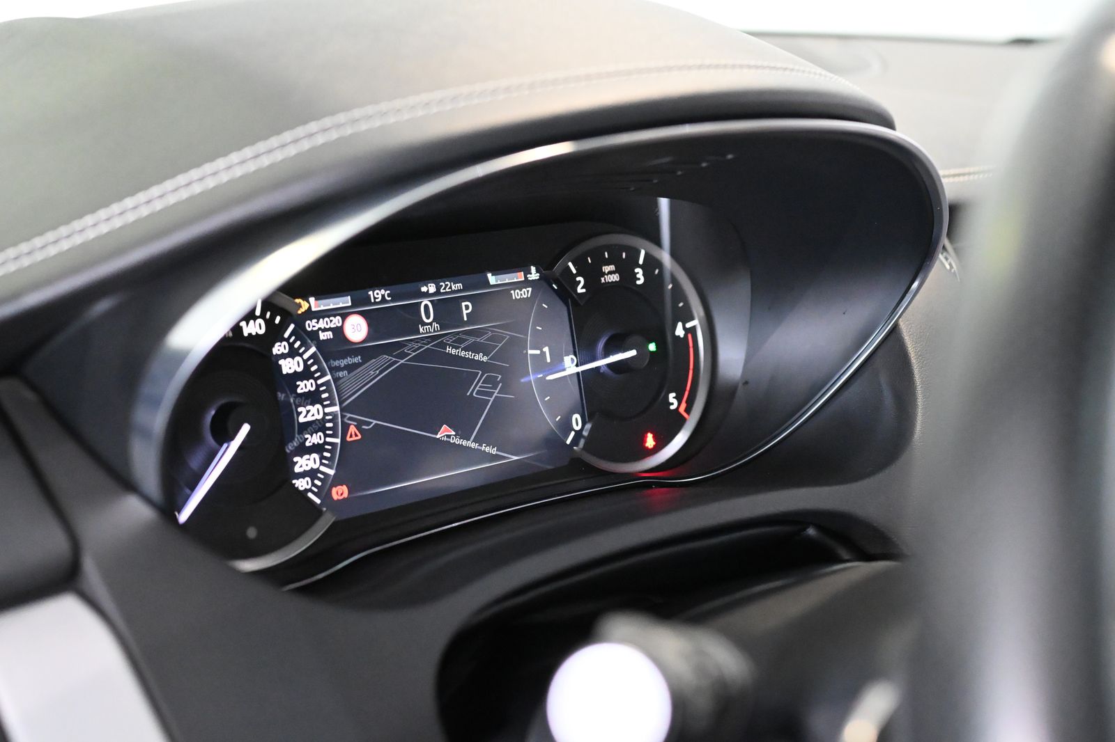 Jaguar E-PACE D200 R-Dynamic HSE AWD Pano ACC Leder 20"