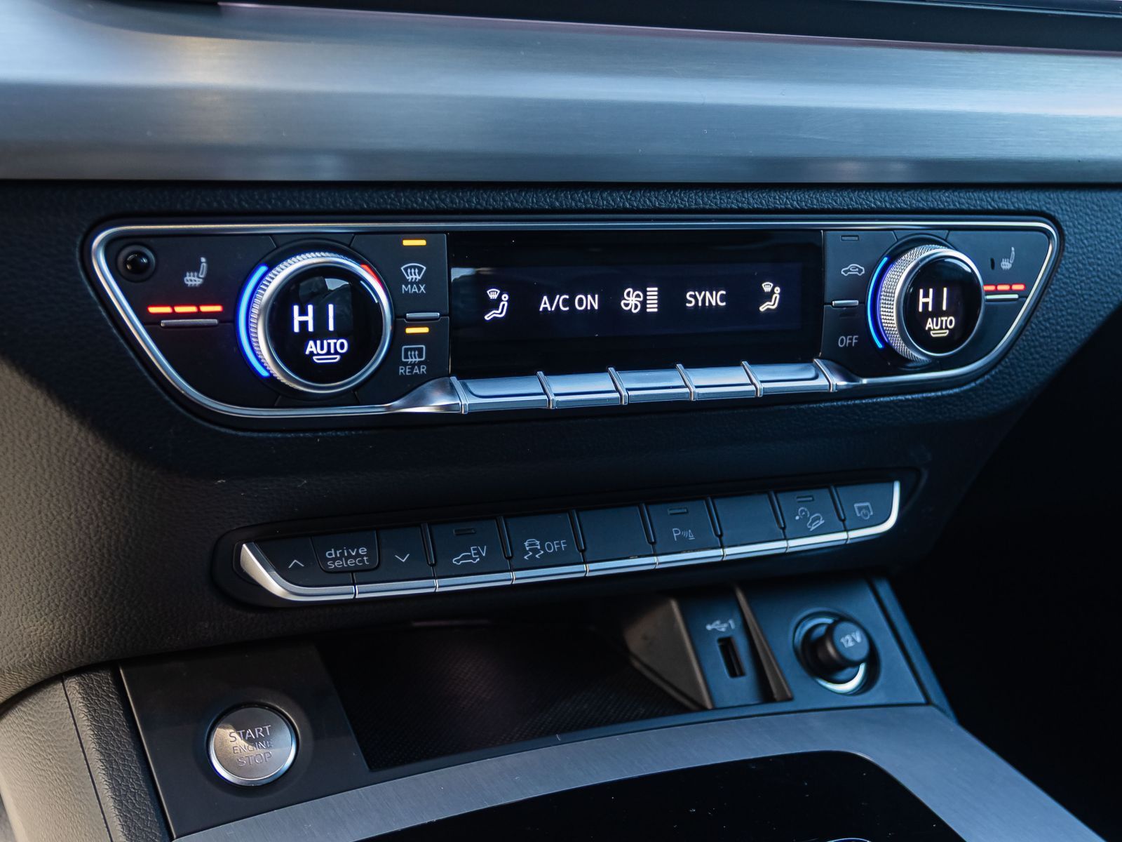 Audi Q5 S line 55TFSIe qu Navi Matrix Standklima ACC