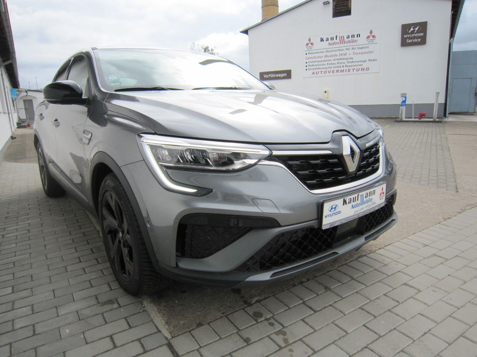 Renault Arkana 1.3 TCe R.S. Line - Samsaru's Car Outlet