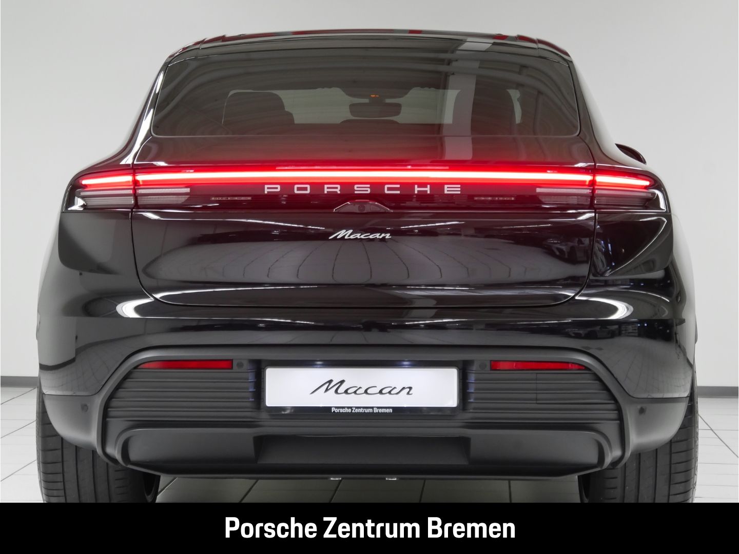 Porsche Macan 4 - Samsaru's Car Outlet