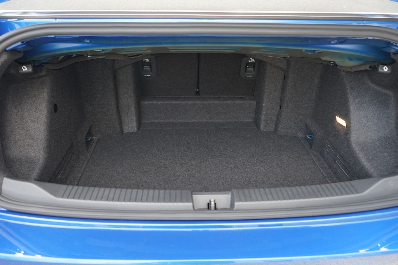 Volkswagen T-Roc 1.5 TSI Style - Samsaru's Car Outlet