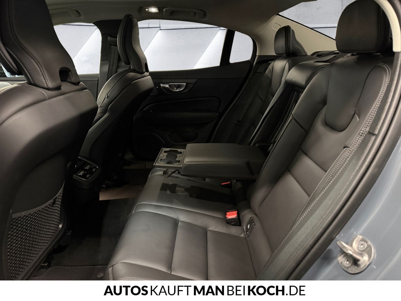 Volvo S60 B5 AWD Ultimate Dark STHz PANO HUD 360 ALARM