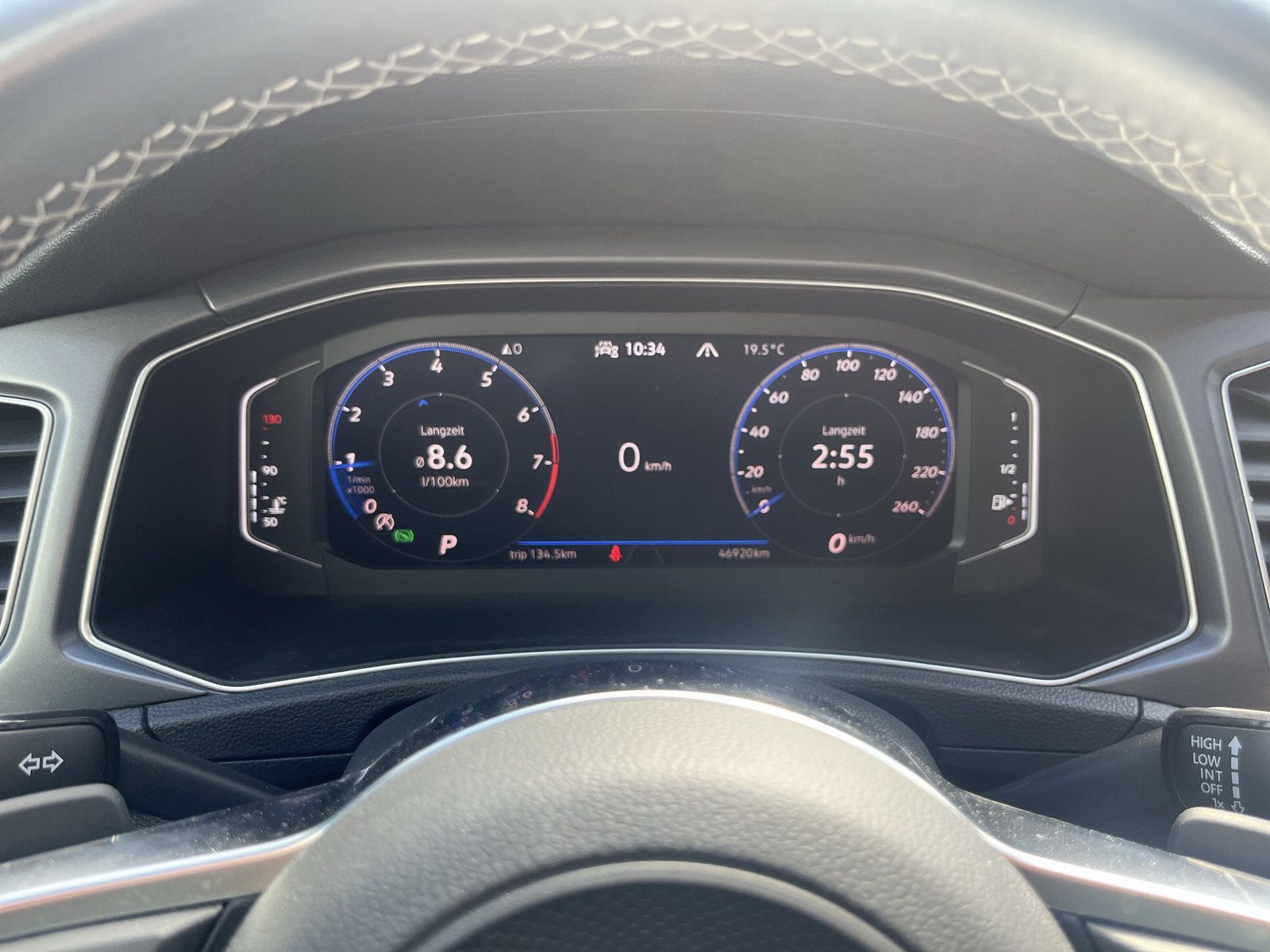 Volkswagen T-Roc R-Line - Samsaru's Car Outlet