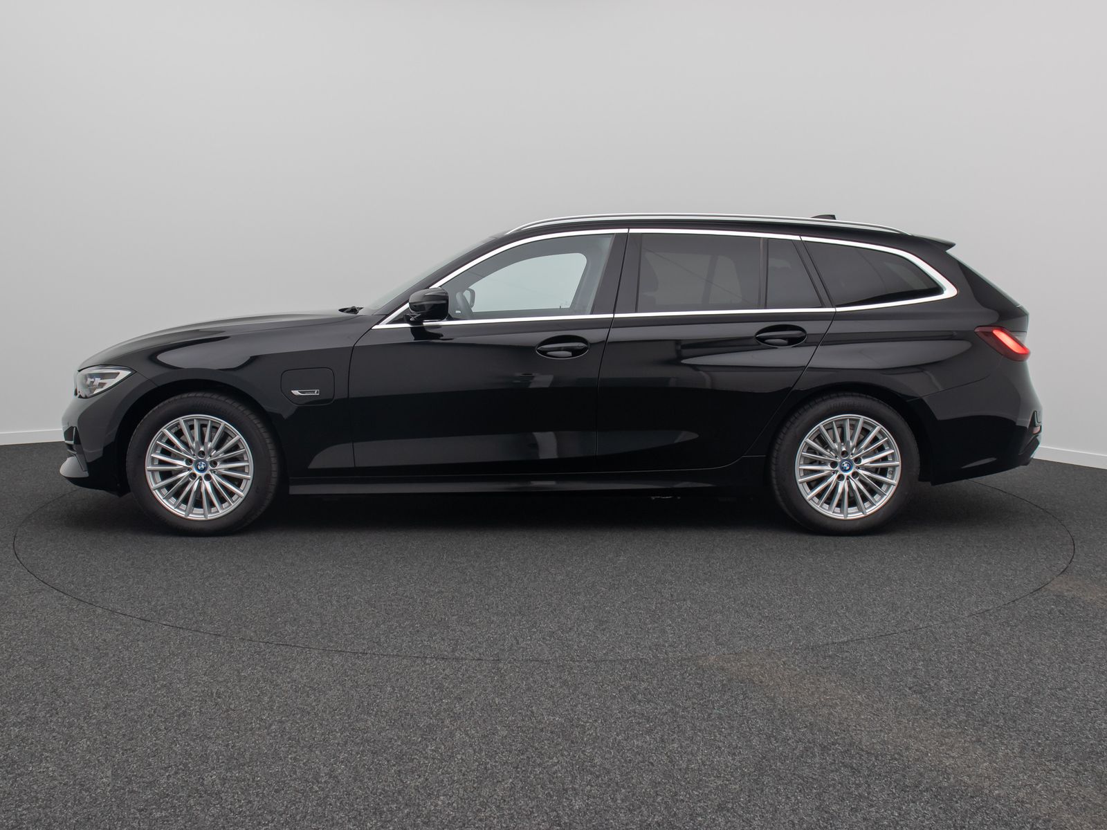 BMW 320e Sport Line - Samsaru's Car Outlet