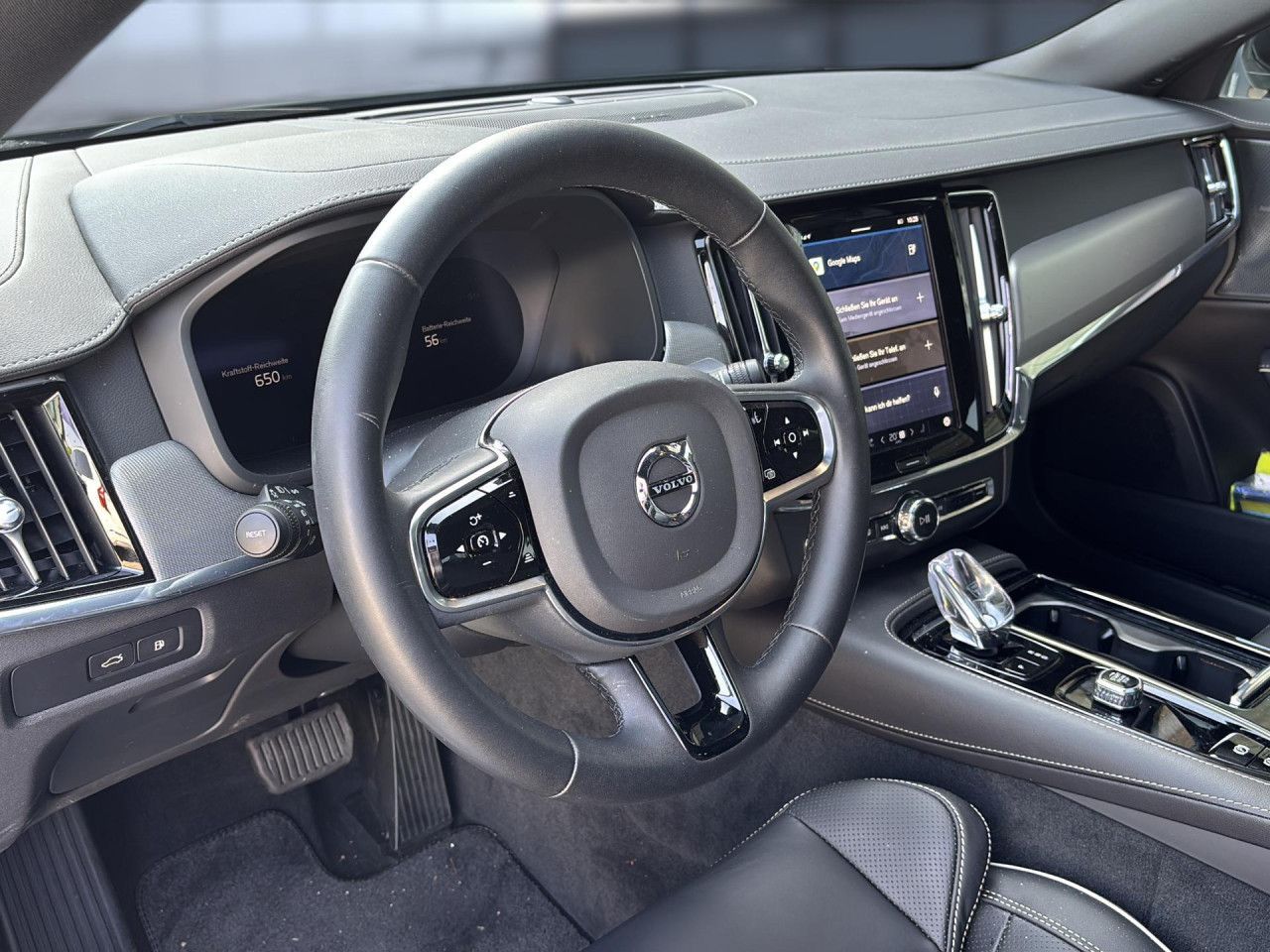 Volvo S90 Plus Dark Recharge Plug-In Hybrid AWD LED