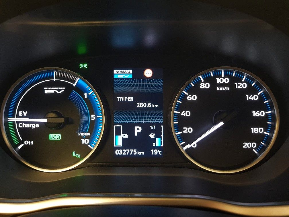 Mitsubishi Eclipse Cross 2.4 PLUG-IN HYBRID 4WD TOP mit AHK