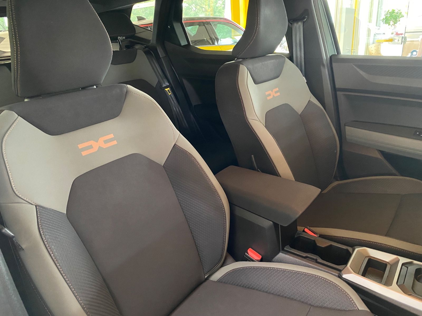 Dacia Duster III Hybrid 140 Extreme - Samsaru's Car Outlet