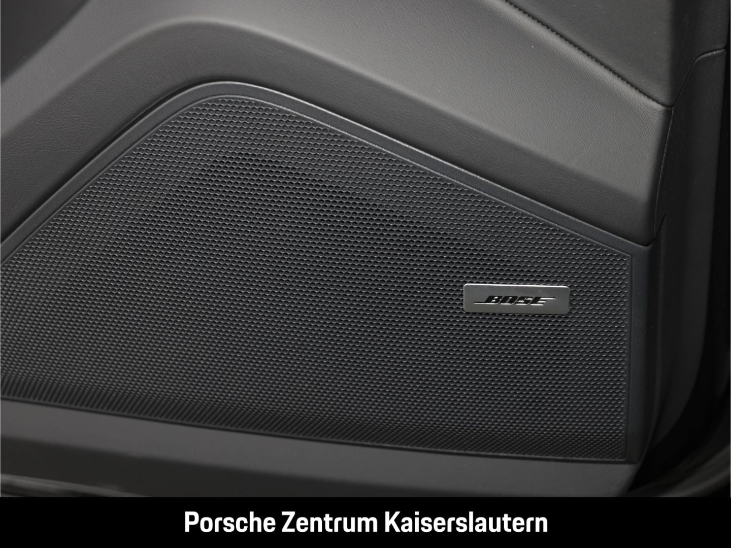 Porsche Cayenne E-Hybrid InnoDrive HA-Lenkung Sportabgas