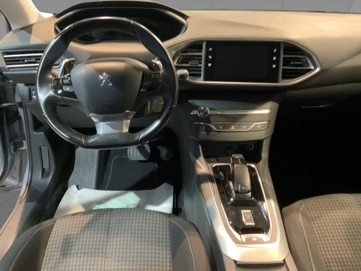 Peugeot 308 - Samsaru's Car Outlet