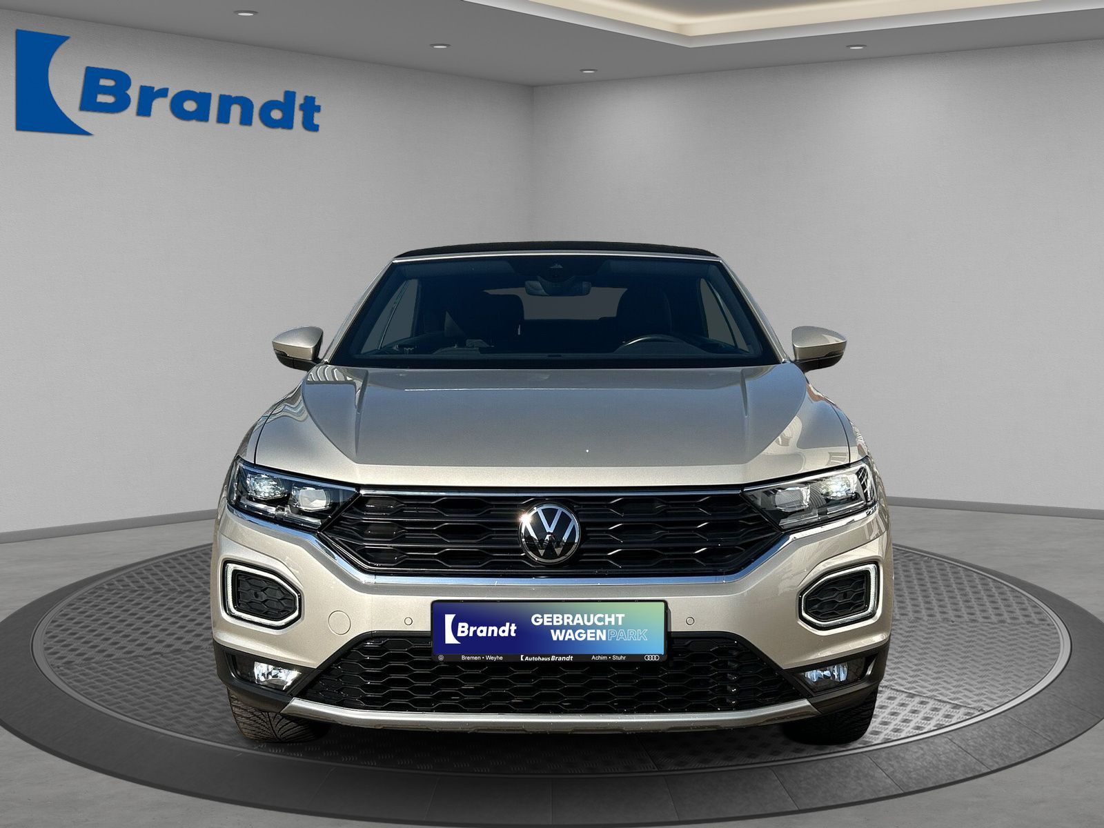 Volkswagen T-Roc 1.0 TSI Style - Samsaru's Car Outlet