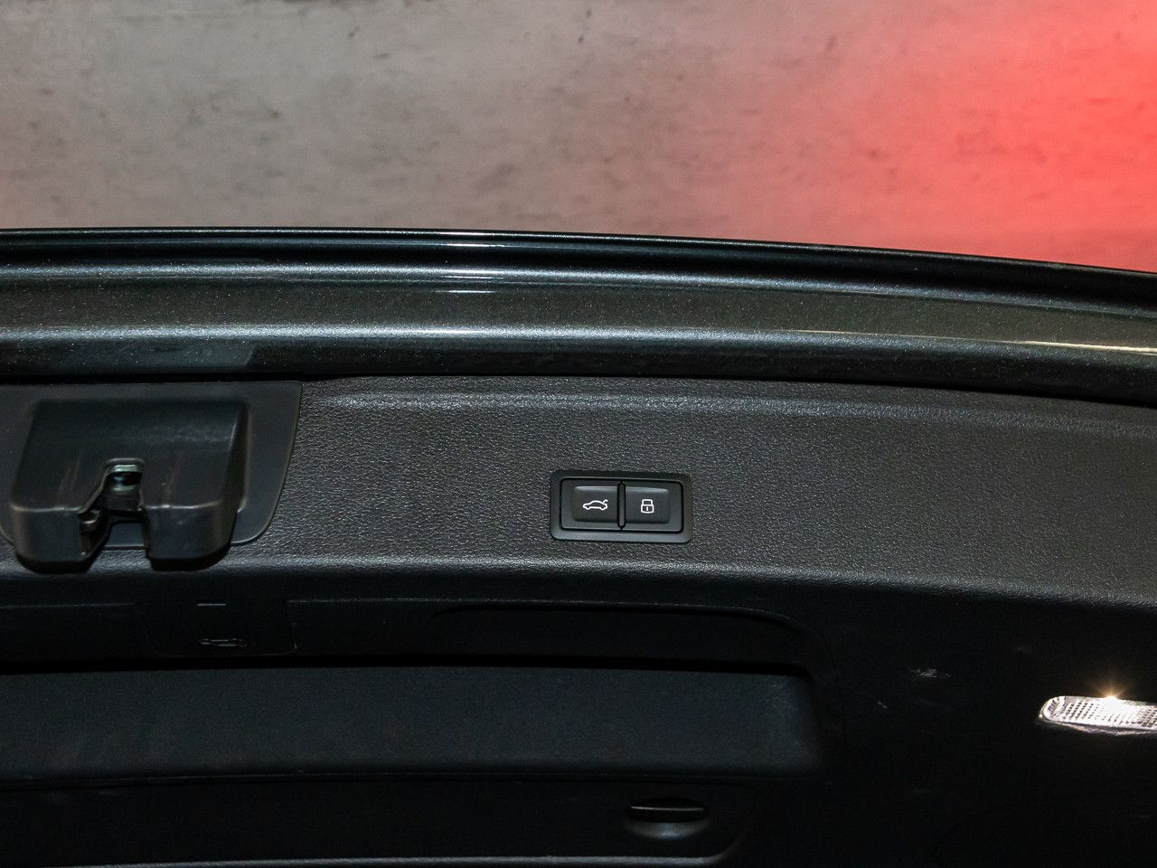 Audi A4 Avant 45 TFSI qu S line - Samsaru's Car Outlet
