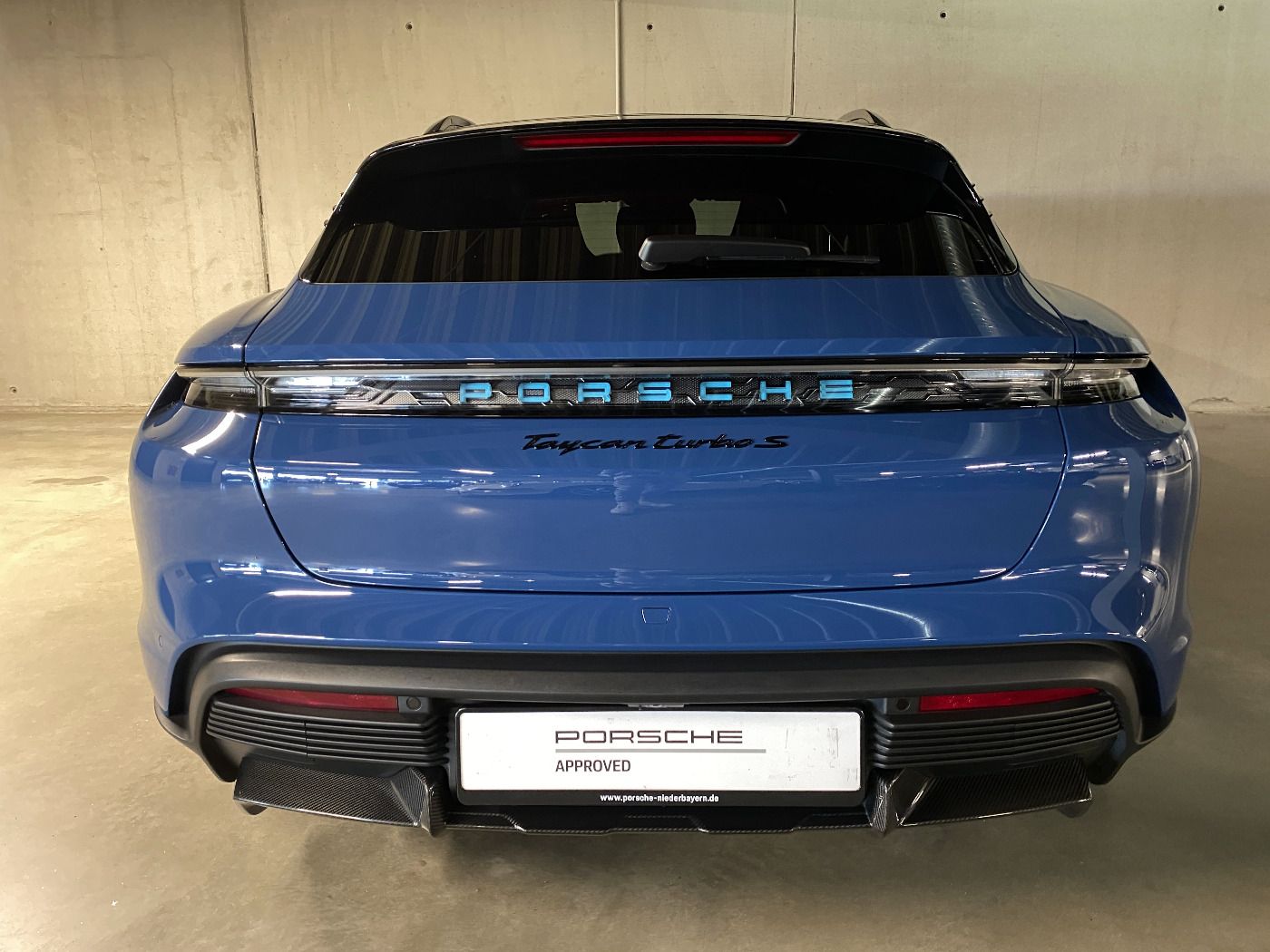Porsche Taycan Turbo S Cross Turismo | PDCC | InnoDrive