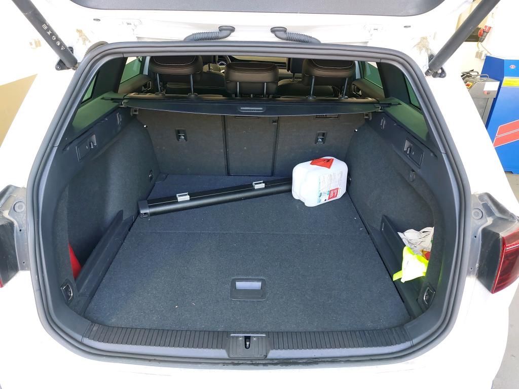 Volkswagen Passat Alltrack CAM Matrix PANO Massage ACC Memo