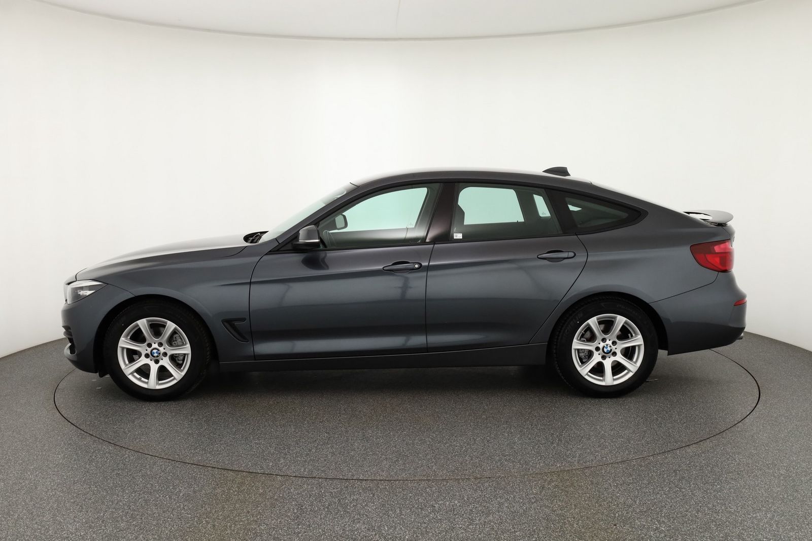 BMW 320i Gran Turismo - Samsaru's Car Outlet