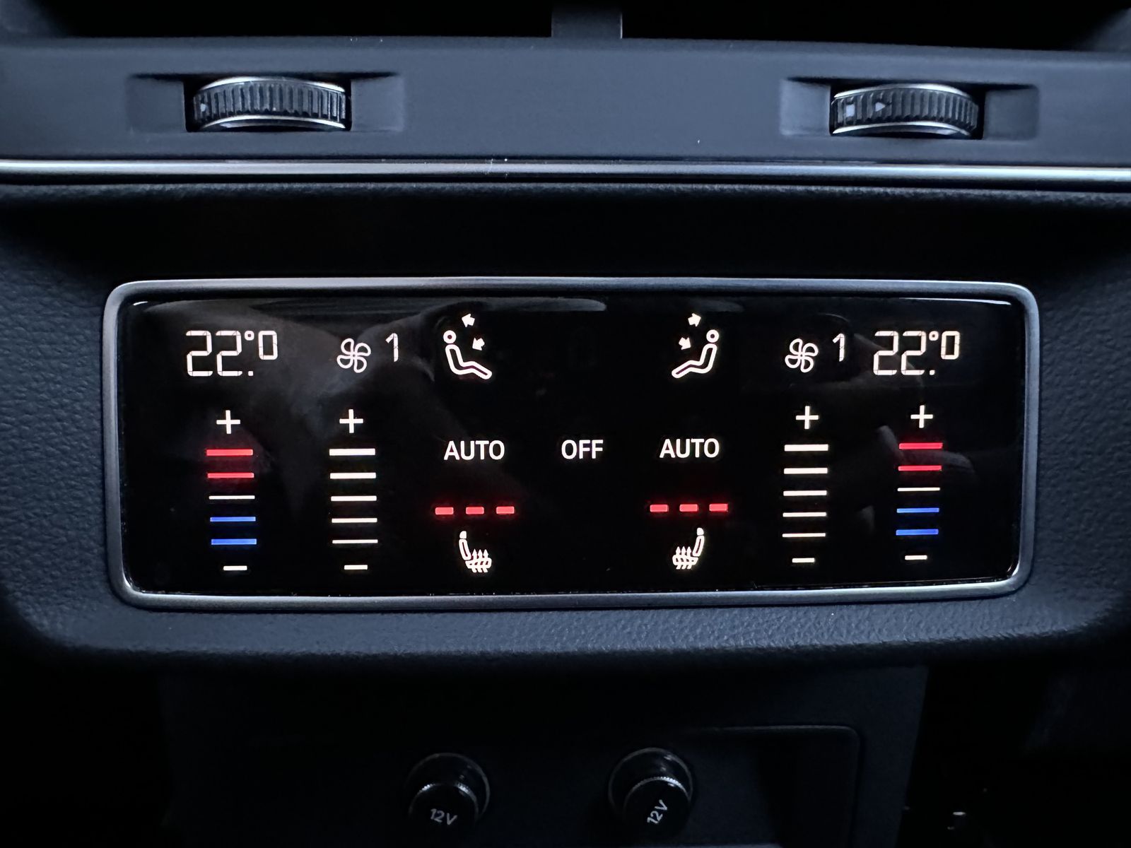 Audi Q7 50 TDI S-Line Black 7Sitzer NAV+MATRIX+AHK+VC