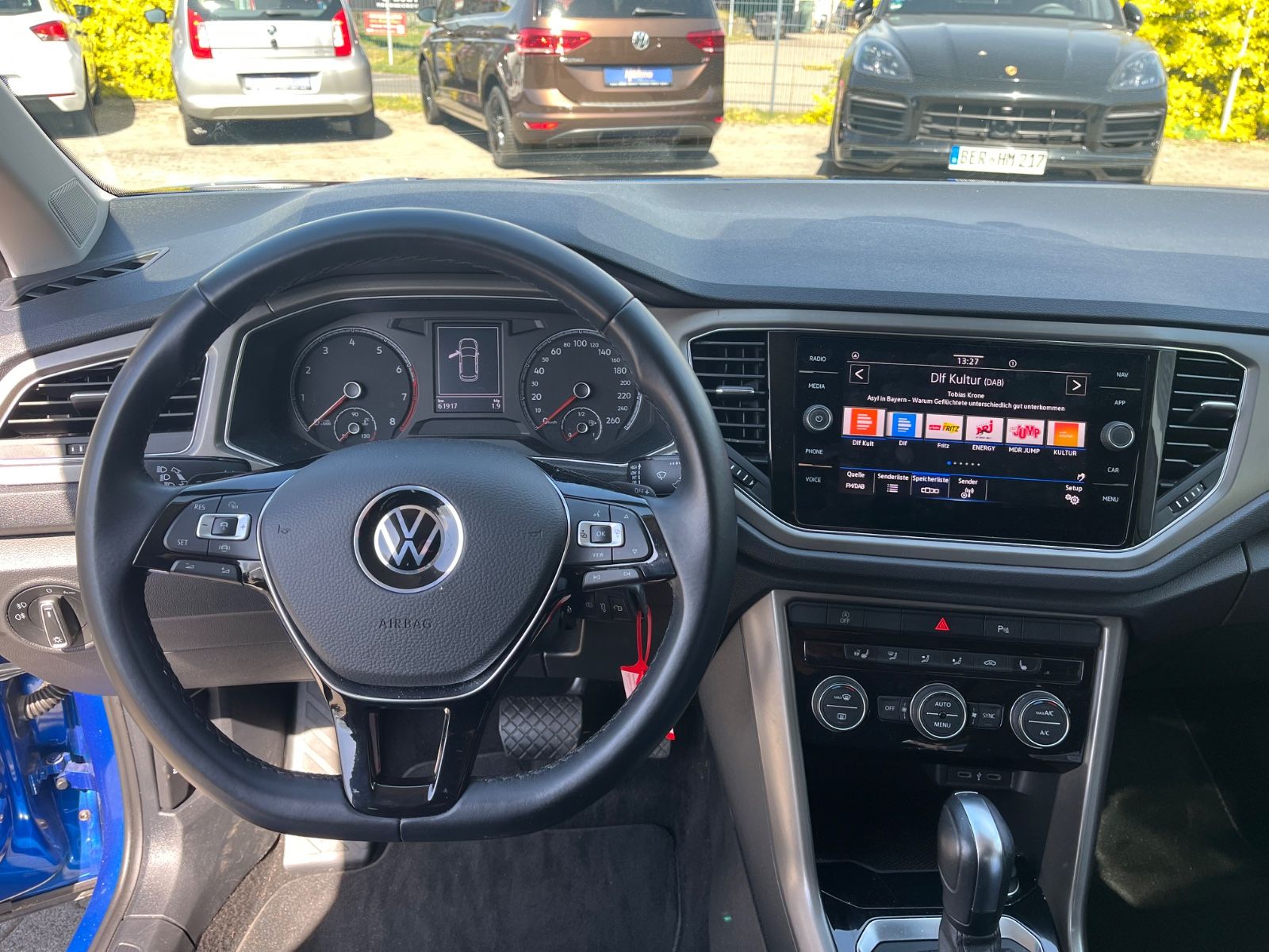 Volkswagen T-Roc 1.5 TSI DSG Style - Samsaru's Car Outlet