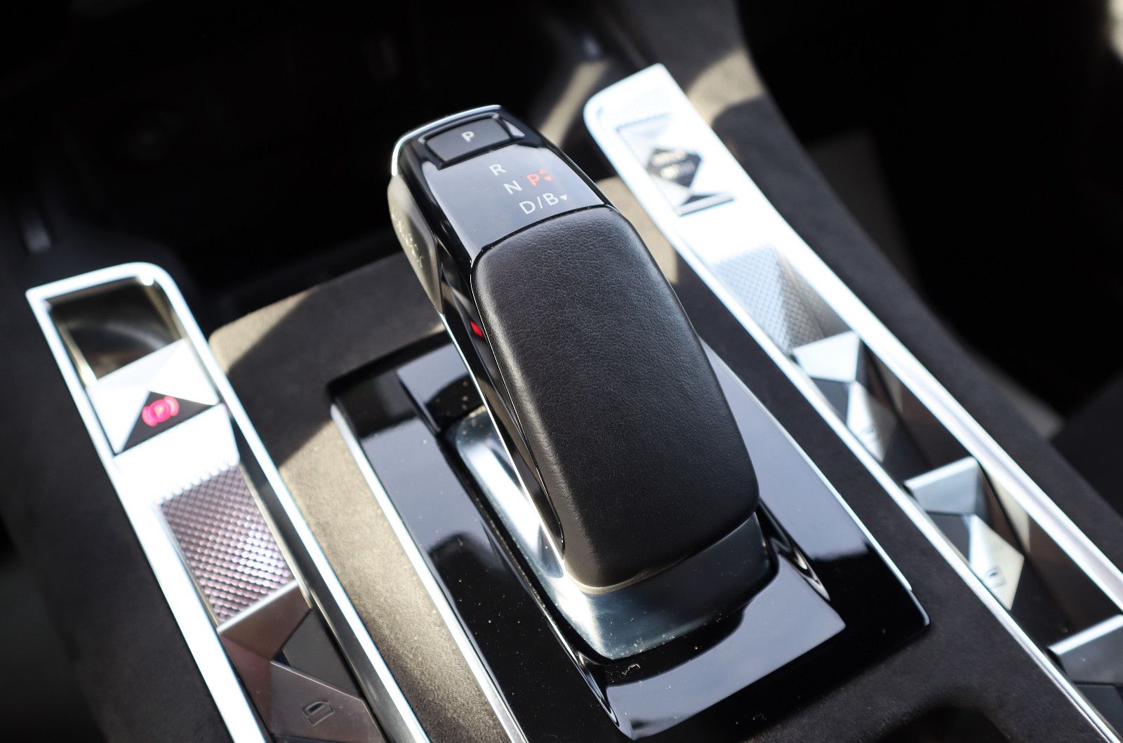 DS Automobiles DS7 Perfor. Line*AHK*E.Sitze u. Hkl.*Velour*St.h
