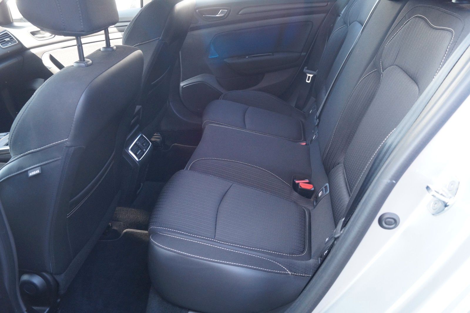 Renault Megane IV Grandtour Business Edition - Samsaru's Car Outlet