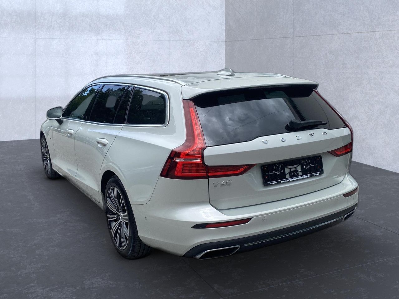 Volvo V60 Plus Bright Recharge Plug-In Hybrid AWD Navi