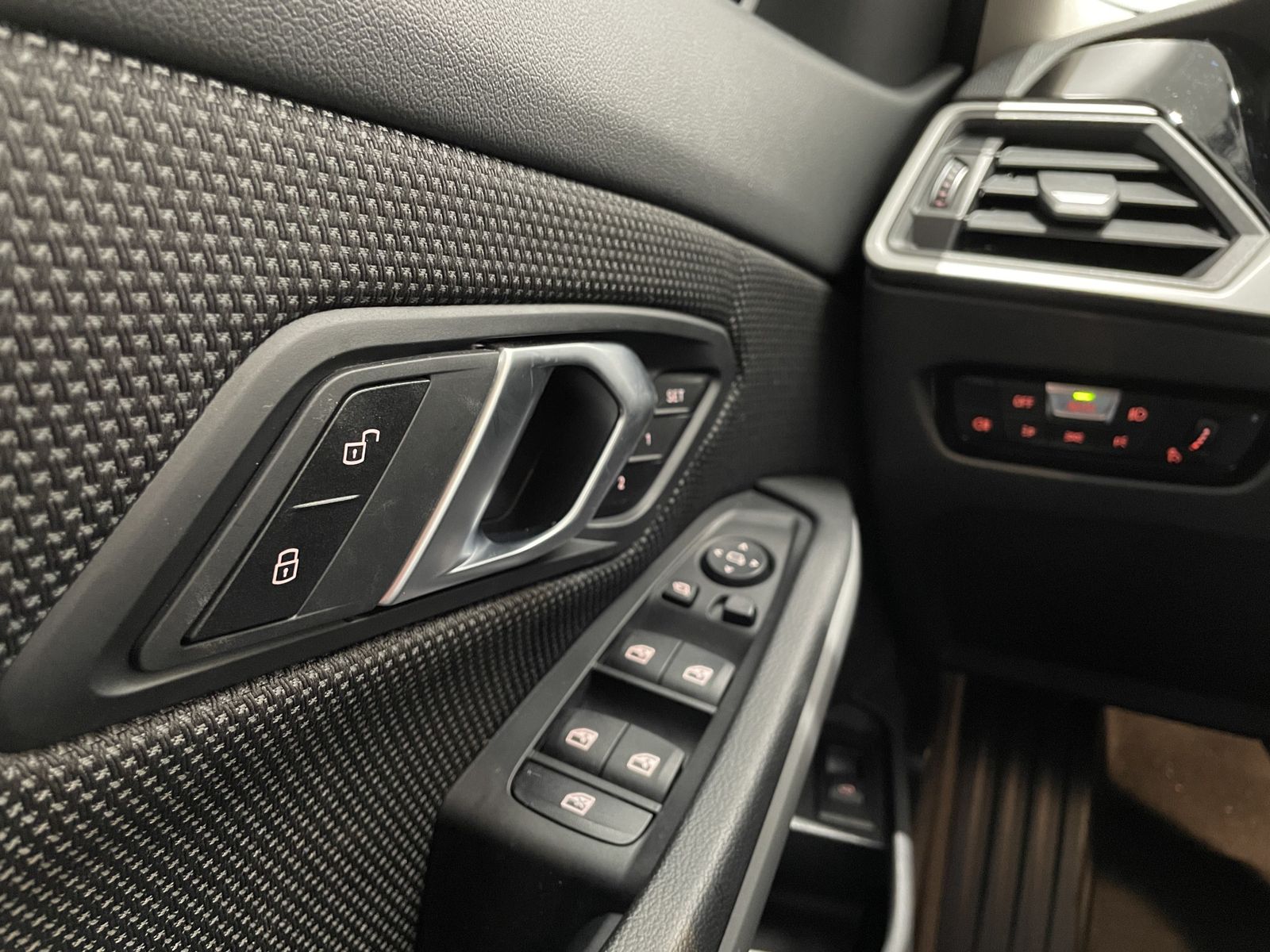 BMW 318d - Samsaru's Car Outlet