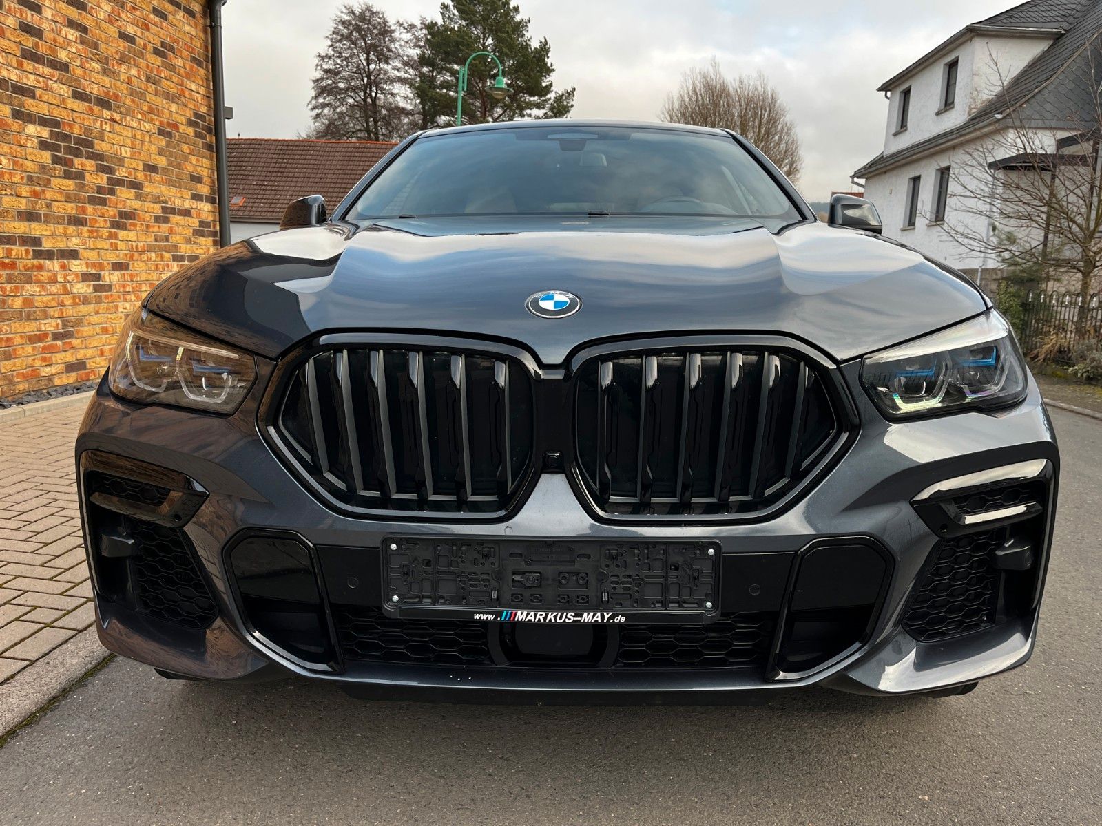 BMW X6 M50i AHK Leder Laser HUD DAProf Standhz