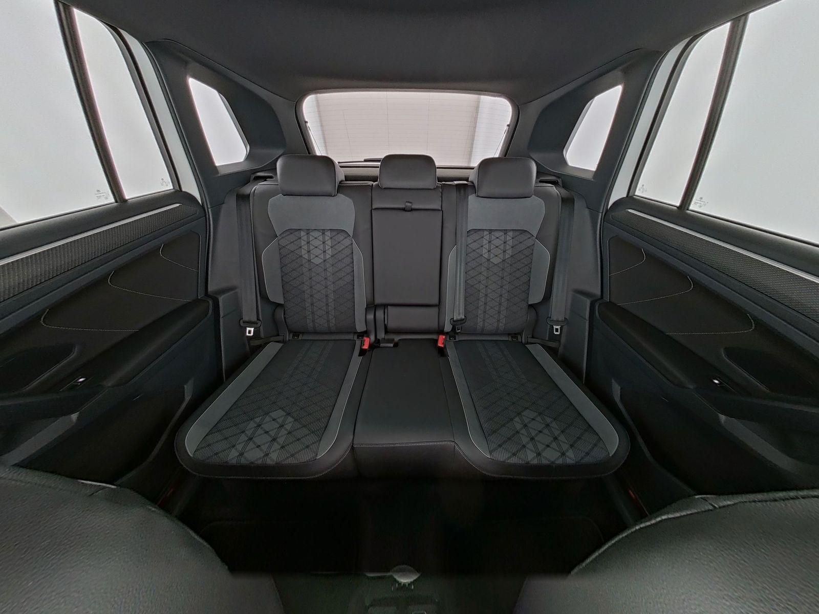 Volkswagen Tiguan R-Line 4Motion Kamera|Navi|AHK|CarPlay|AC