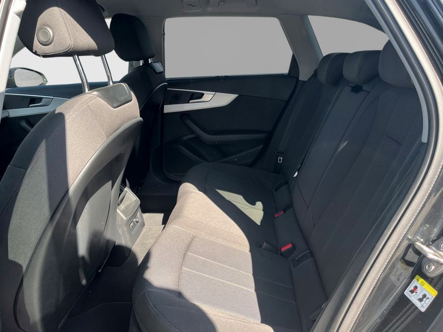 Audi A4 Avant 35 TFSI S tronic S line - Samsaru's Car Outlet
