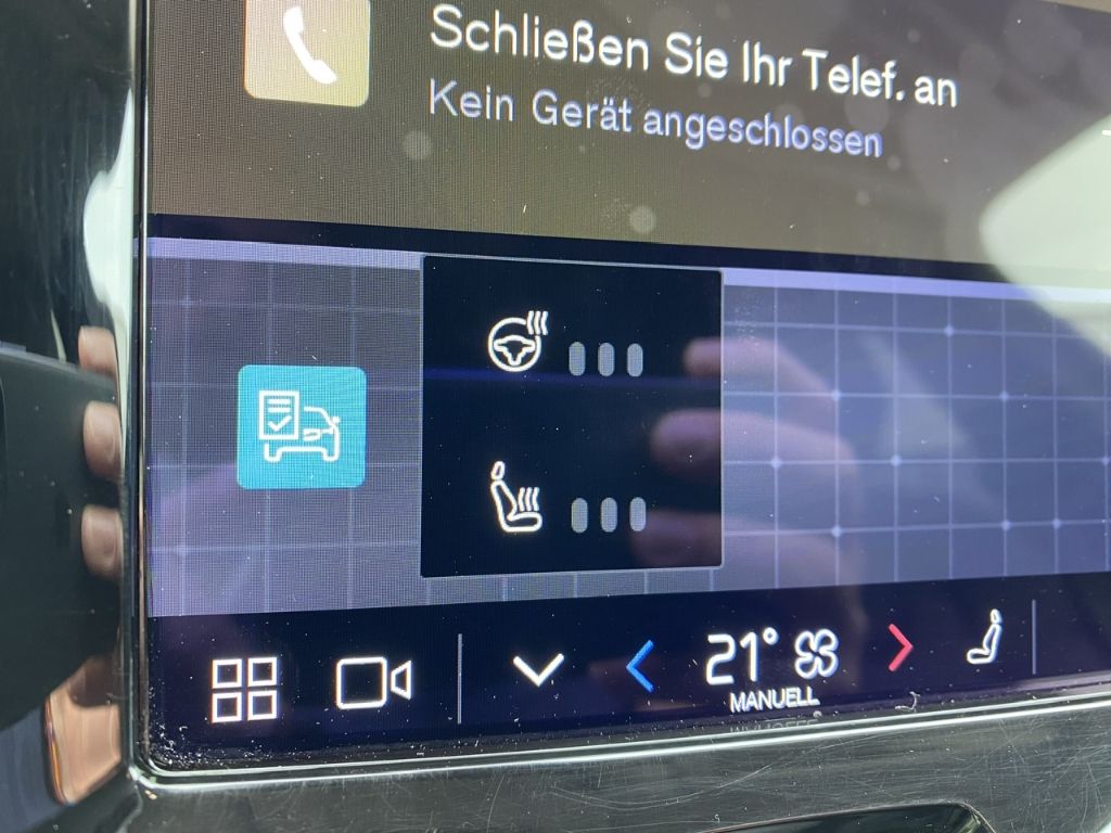 Volvo XC60 Plus Dark AWD B4 Diesel EU6d AHK digitales