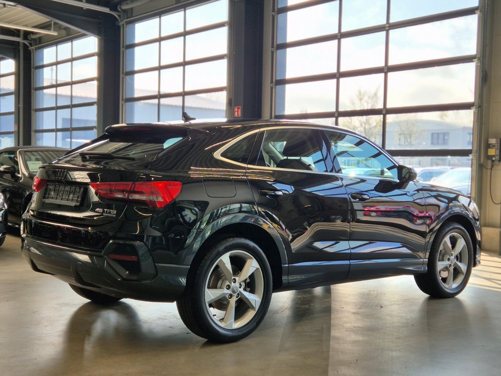 Audi Q3 SPORTBACK 45 TFSI quattro - Samsaru's Car Outlet