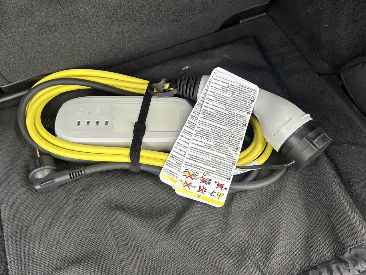 Volvo XC 90 Inscription Expression Recharge Plug-In - Samsaru's Car Outlet
