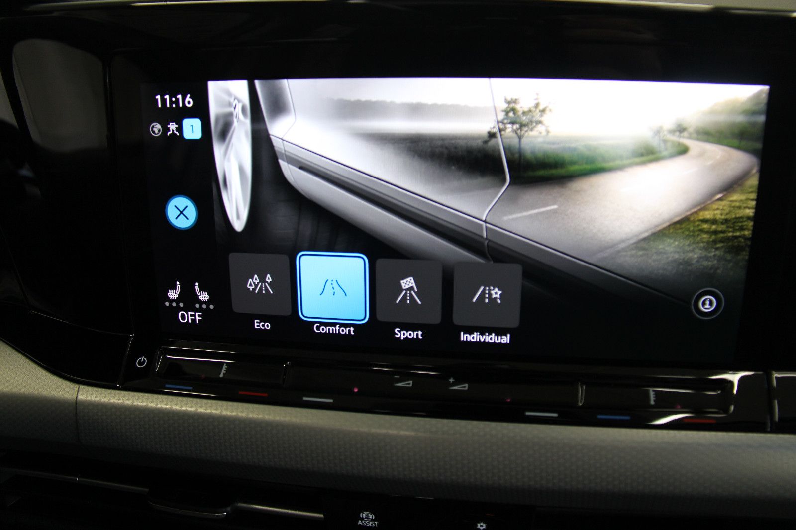 Volkswagen Golf 8 Variant 1.5 eTSI DSG - Samsaru's Car Outlet