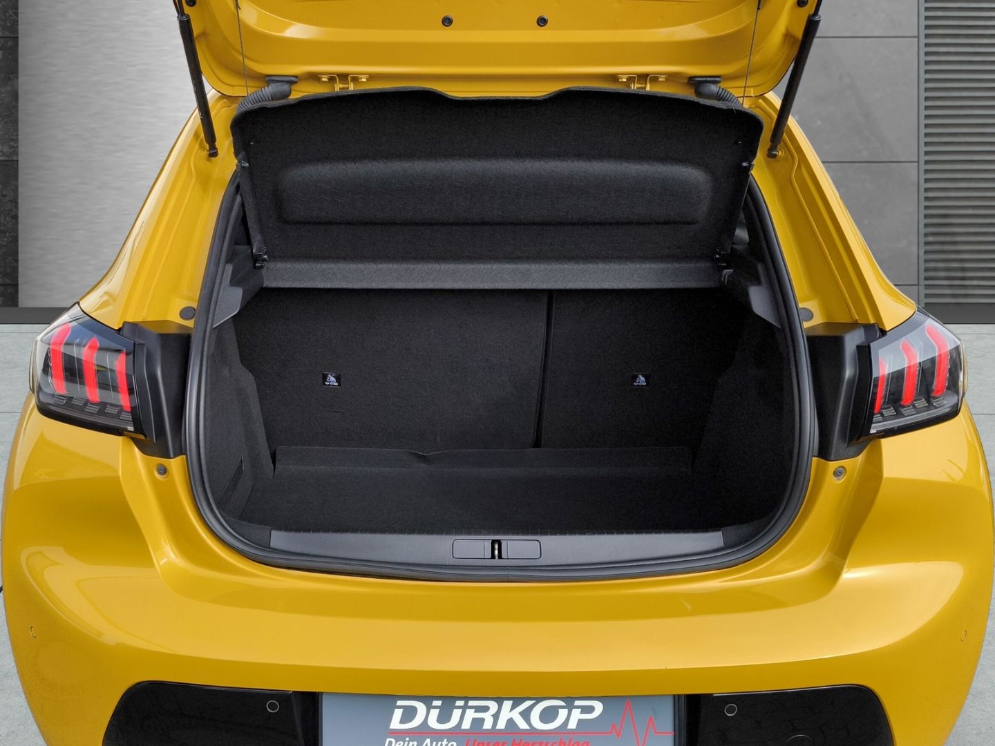 Peugeot e-208 Allure - Samsaru's Car Outlet