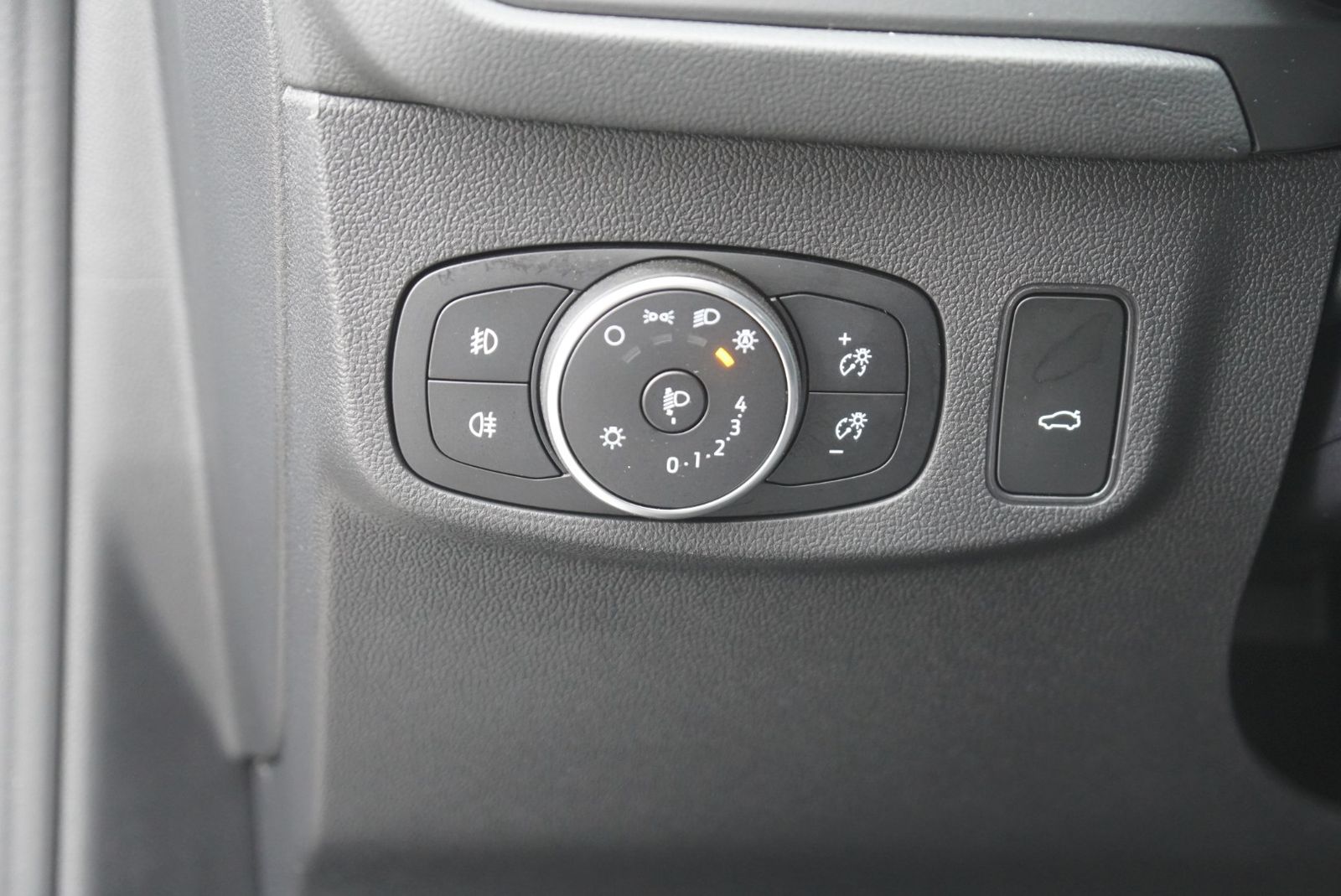 Ford Focus Turnier Aut. Active *Garantie*ACC*LED*