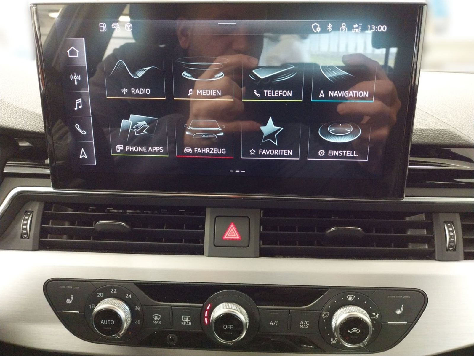 Audi A4 Lim. quattro S line *LEDER*BLACKSTYLE*KAMERA*