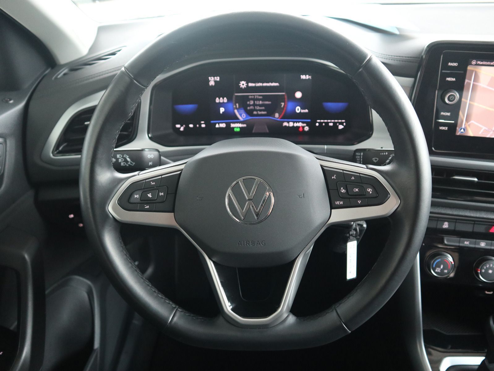 Volkswagen T-Roc 1.5 TSI DSG Life - Samsaru's Car Outlet