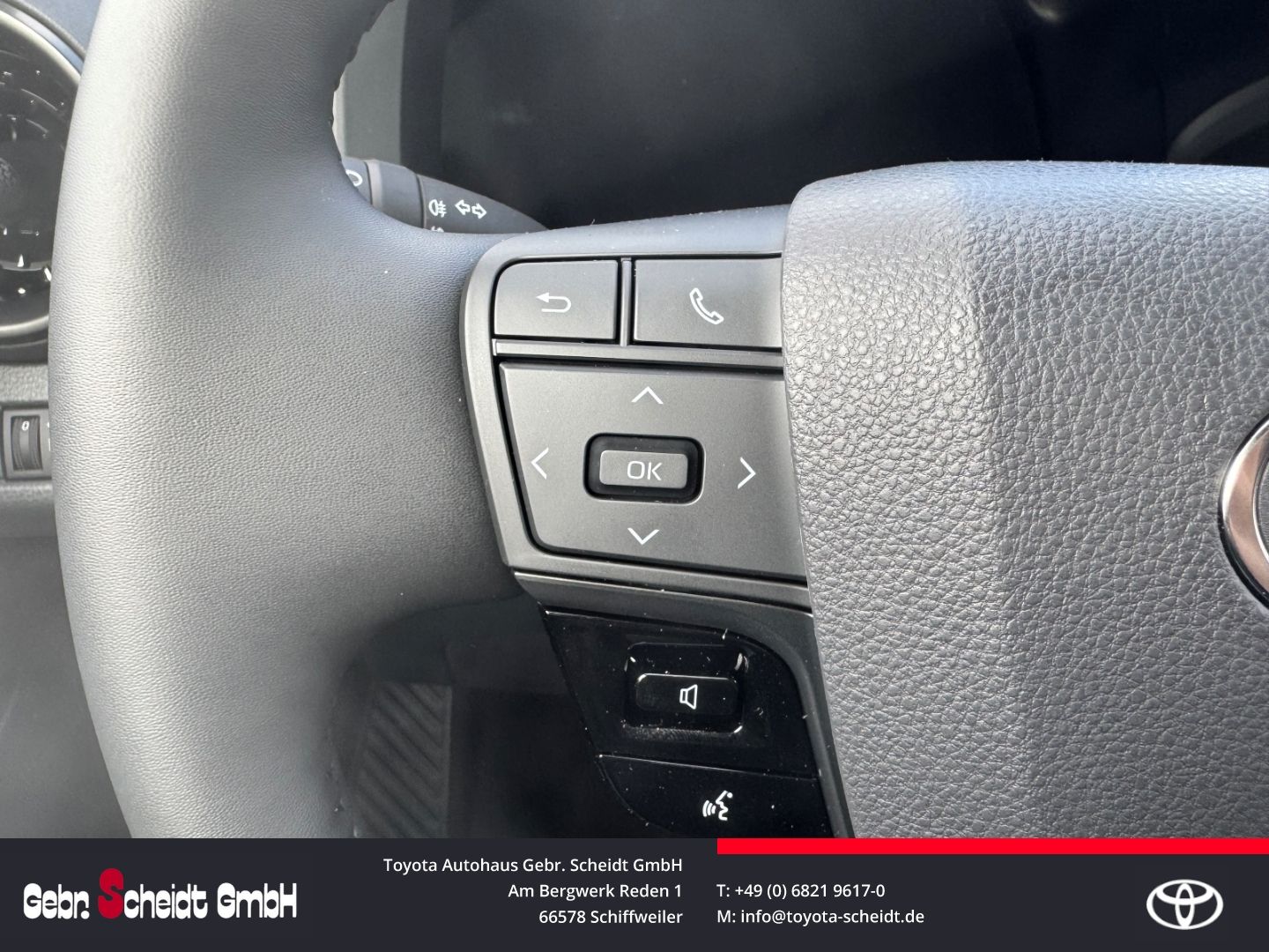 Toyota C-HR Plug-In Hybrid Team D LED-Hauptscheinwerfer