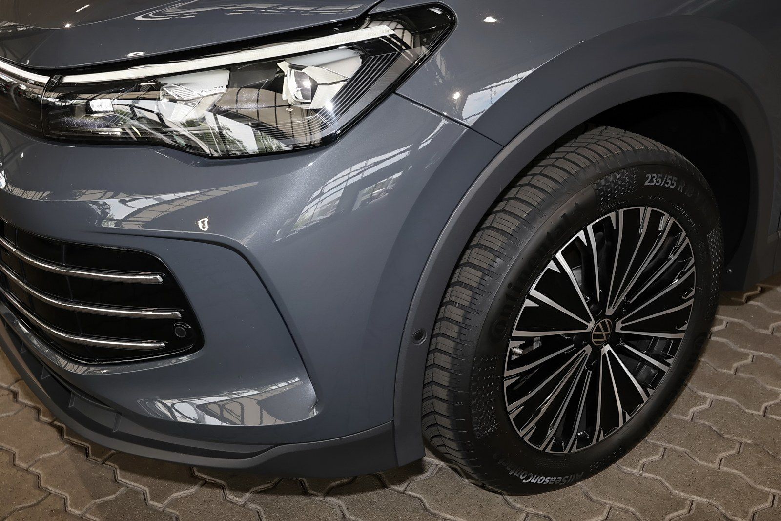 Volkswagen Tiguan AHK+ACC+KAMERA+TOTWINKEL+CARPLAY+LED+18"