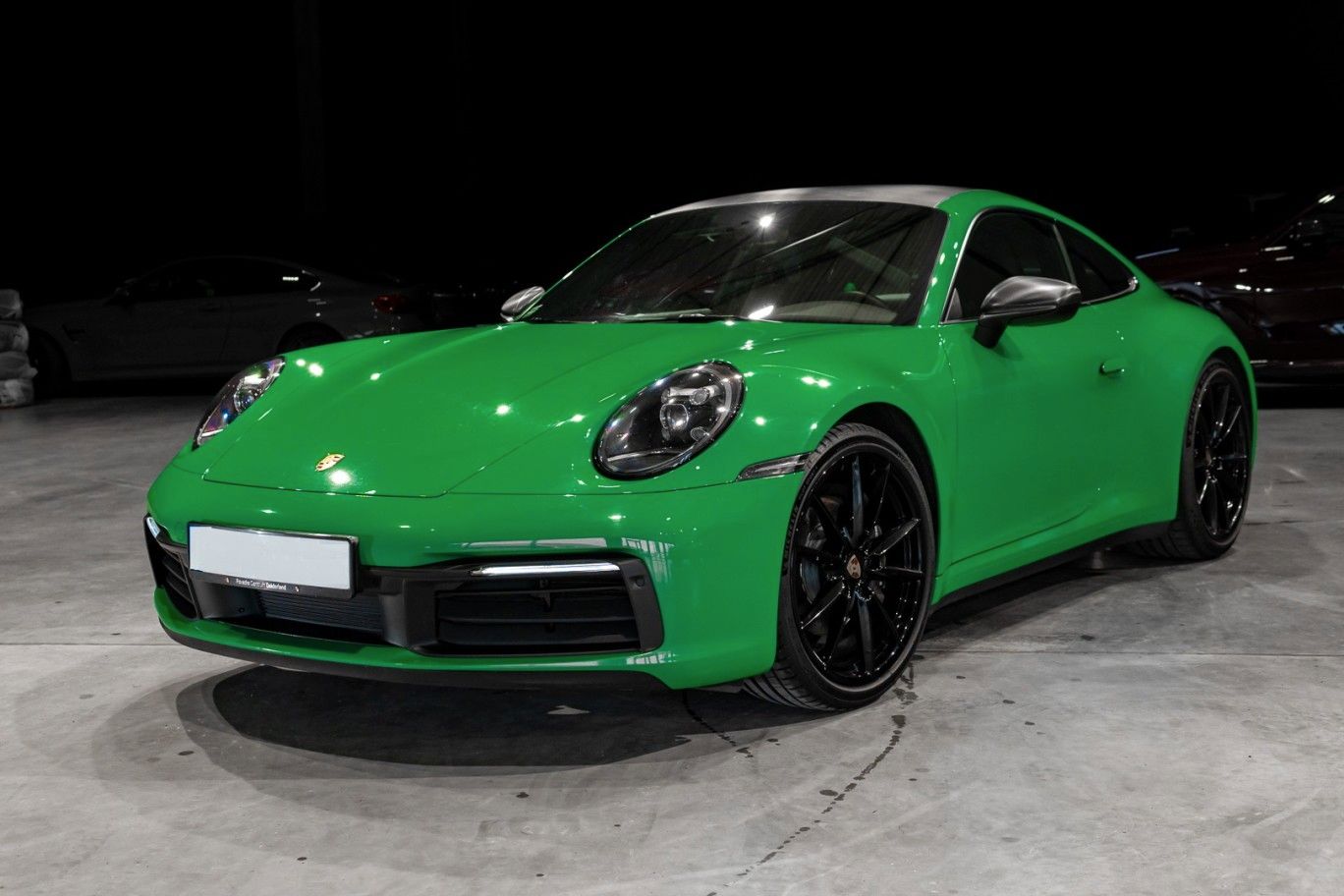 Porsche 992 Carrera - Samsaru's Car Outlet