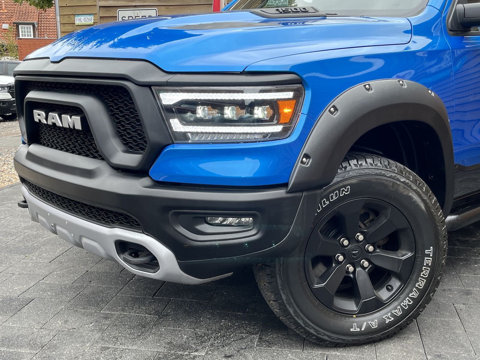 Dodge RAM 1500 REBEL 4x4 LPG AHK 5,7L LED Rollbar