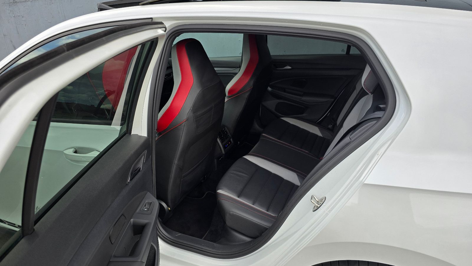 Volkswagen Golf 8 GTI Clubsport 45 DSG * Akrapovic *Leder*