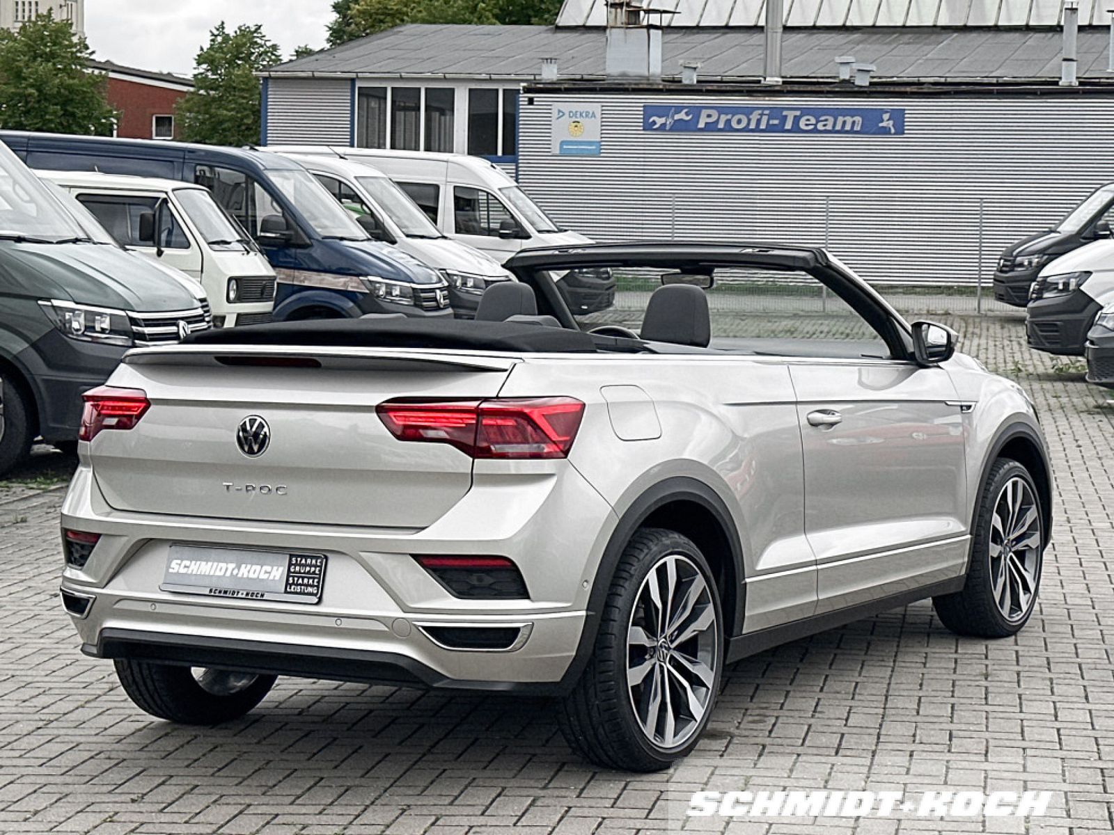 Volkswagen T-Roc 1.5 TSI R-Line - Samsaru's Car Outlet