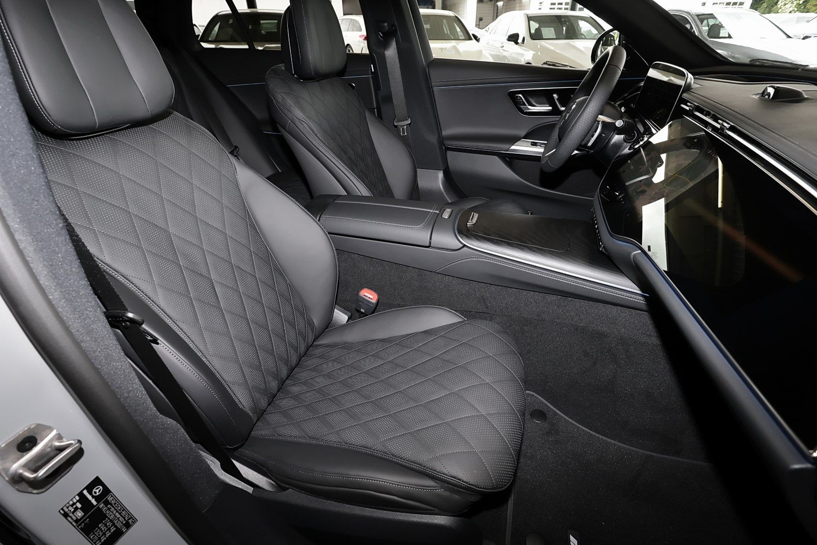 Mercedes-Benz E 450 d 4M T AMG MBUX+360°+DIG-LED+Pano+AHK+Nigh
