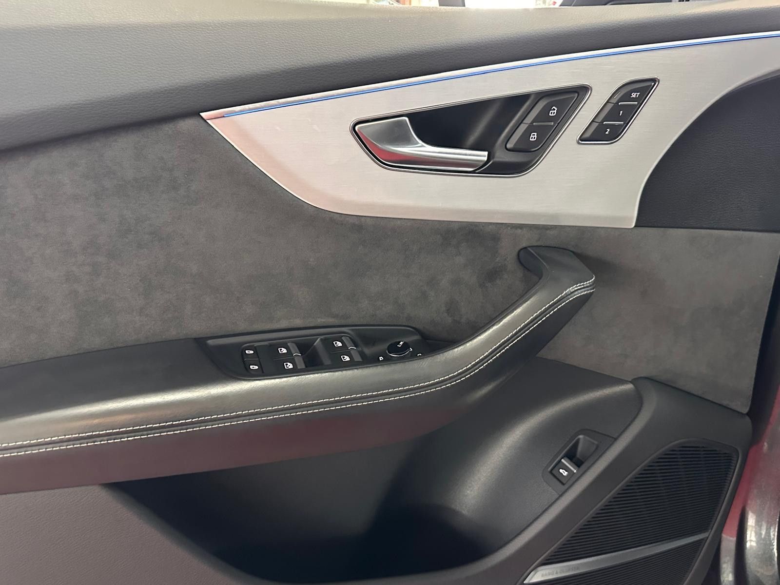 Audi Q8 50 TDI quattro S LINE AHK STANDHZ PANO Allrad