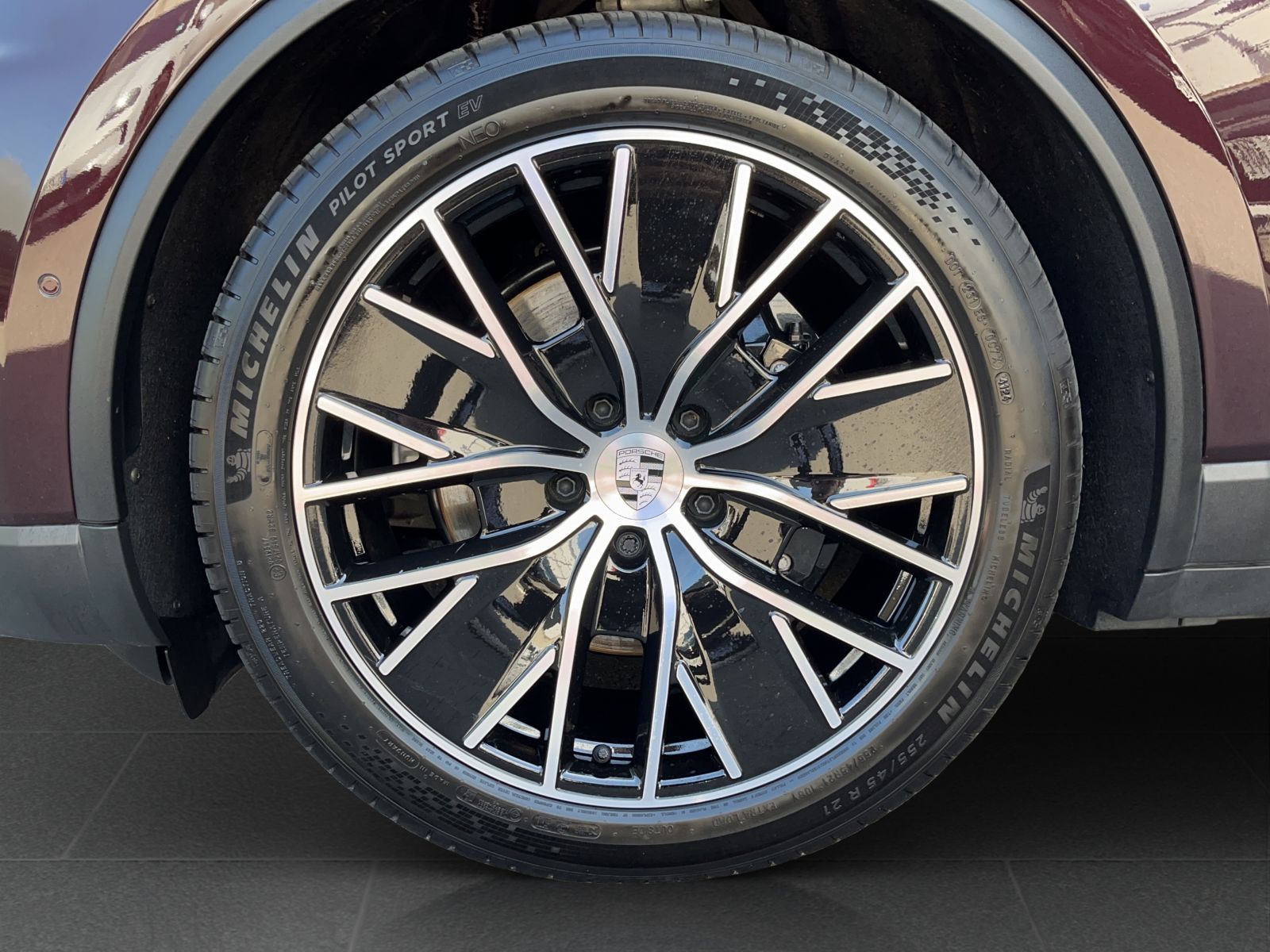 Porsche Macan 4S - Samsaru's Car Outlet