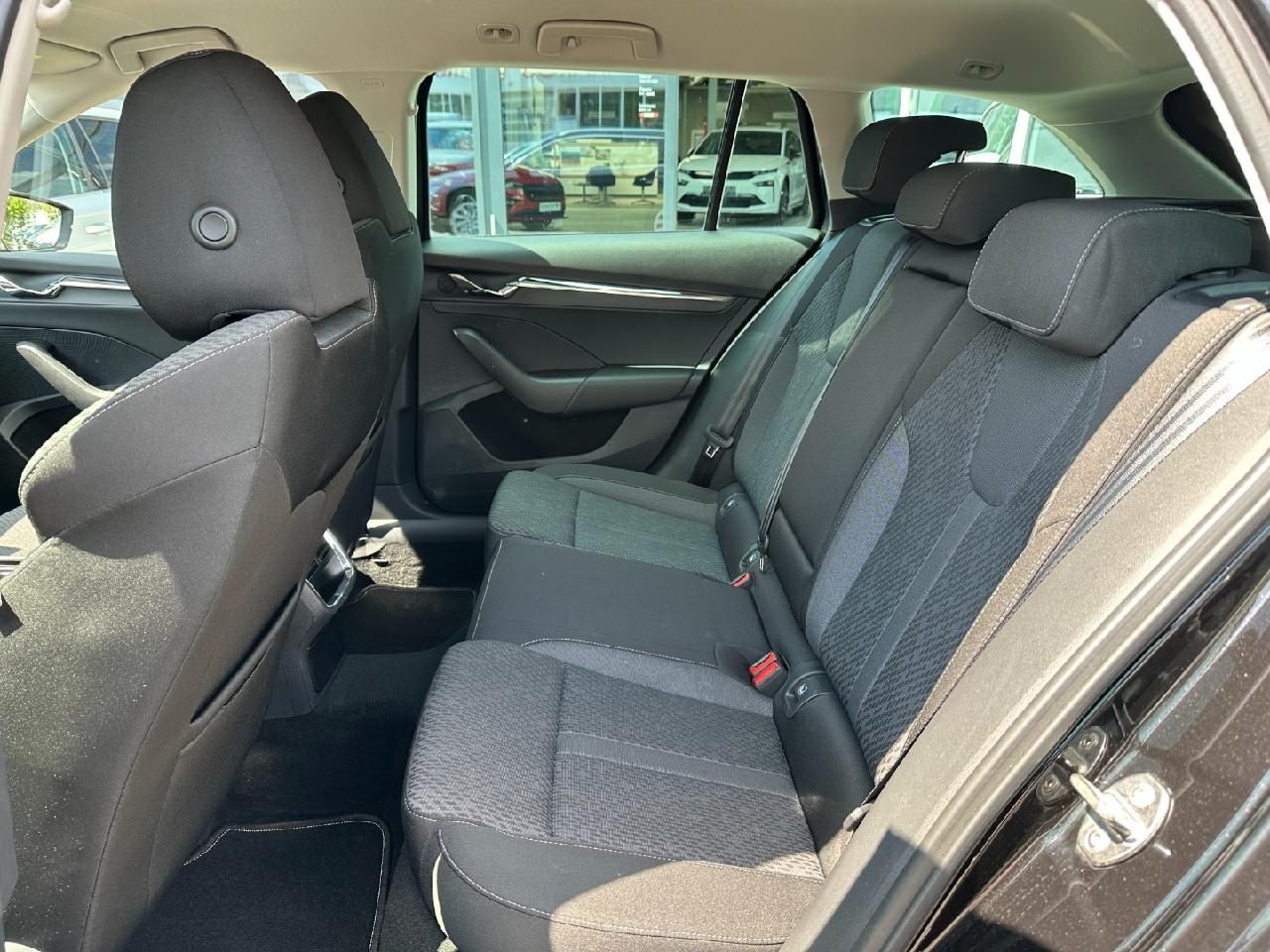 Skoda Octavia Combi Style - Samsaru's Car Outlet