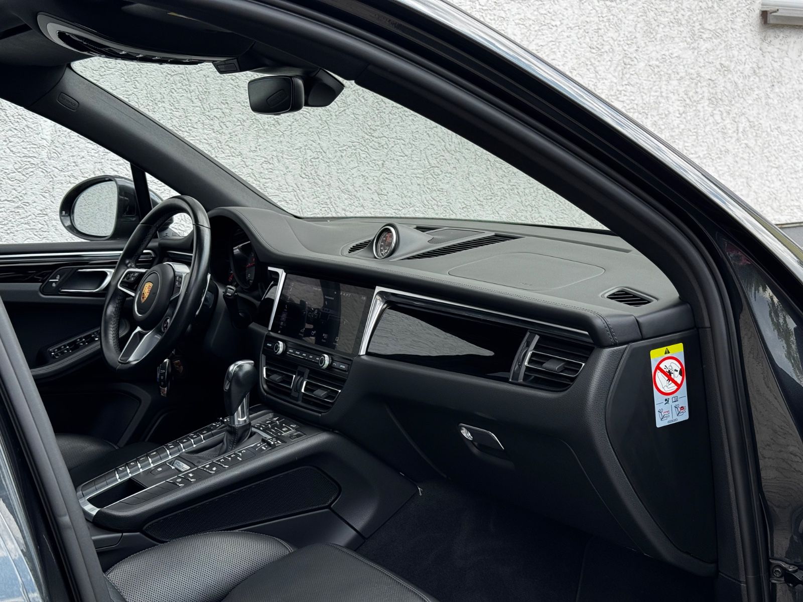 Porsche Macan S - Samsaru's Car Outlet